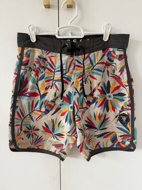 Vissla Scalloped board shorts
